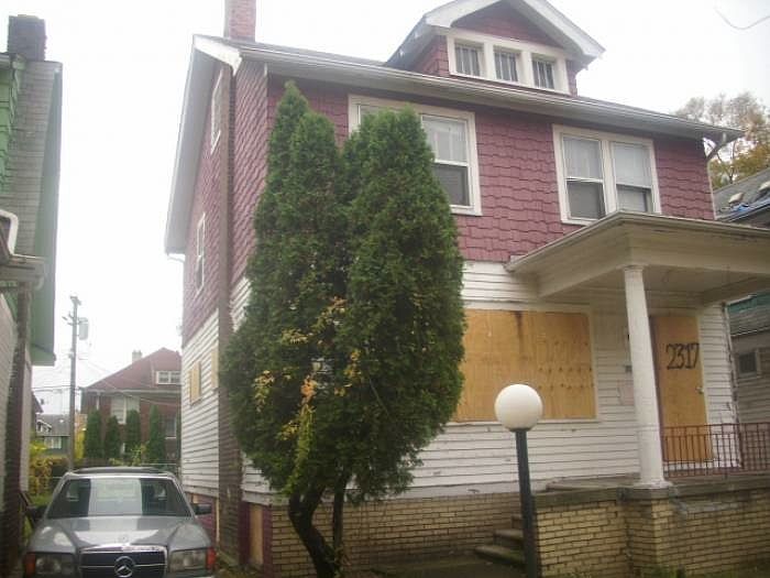 1st image of 2317 W Buena Vista St