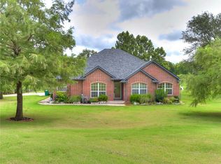 845 Oaklawn Dr, Tuttle, OK 73089