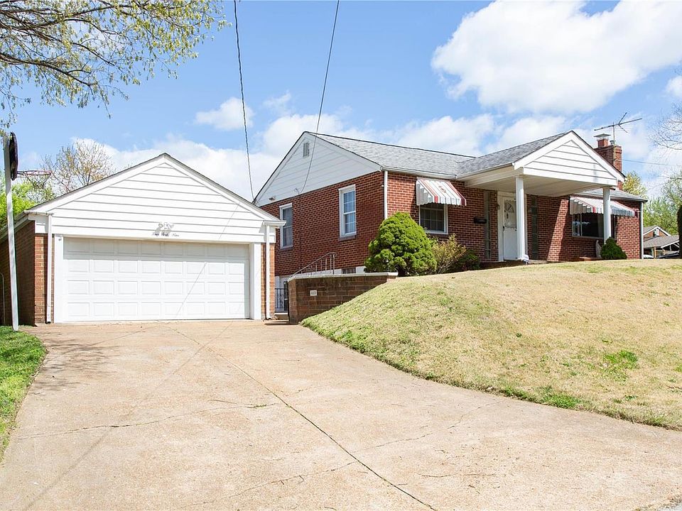 1st image of 469 Bluff Dr