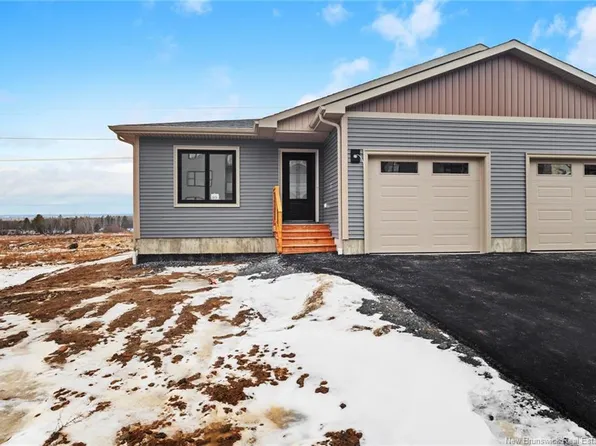 89 Attenborough Dr, Fredericton, NB E3A 9R6