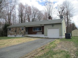 225 Blue Shutters Rd, Moscow, PA 18444