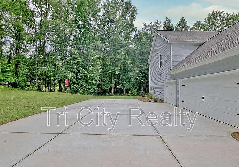 6230 Gordon Rd — Photo 8