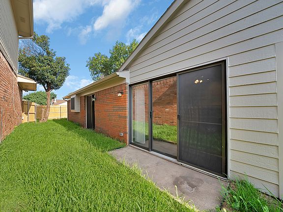 3rd image of 4213 Phoenix Dr