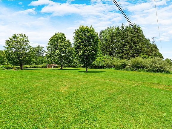 3rd image of 3225 Groth Rd