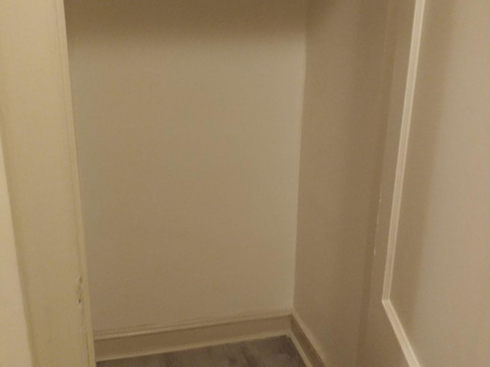 2nd image of 5605 W Wabansia Ave