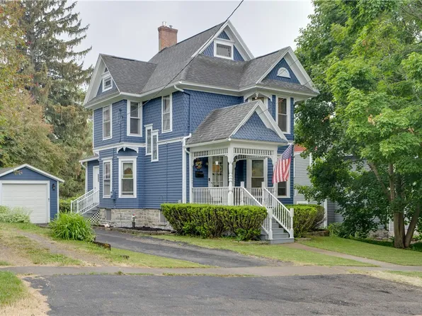 44 Elm St, Warsaw, NY 14569