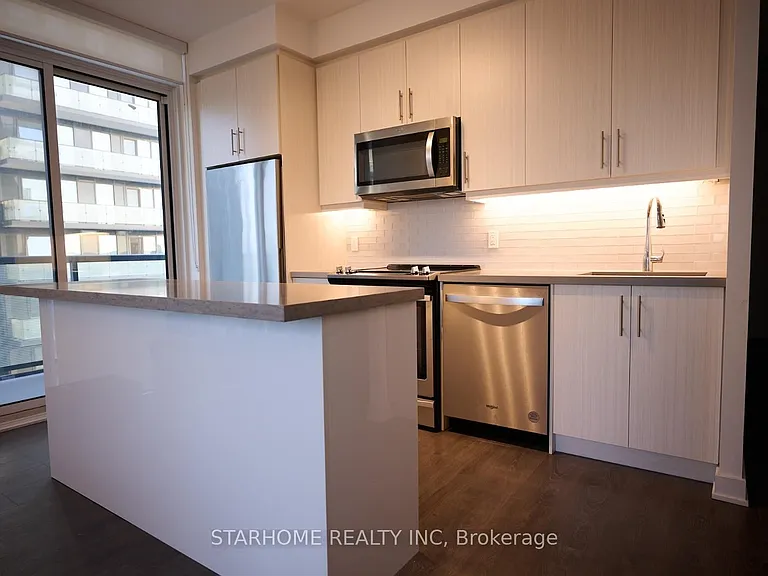 85 Oneida Cres #1614 — Photo 1