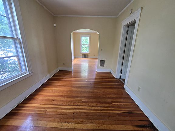 3rd image of 1260 Whalley Ave #2C