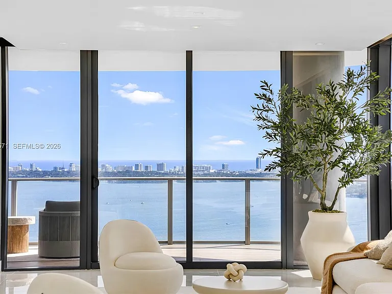 700 NE 24th St #4007 — Photo 8