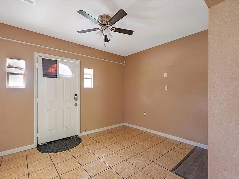 202 Norview Dr — Photo 16