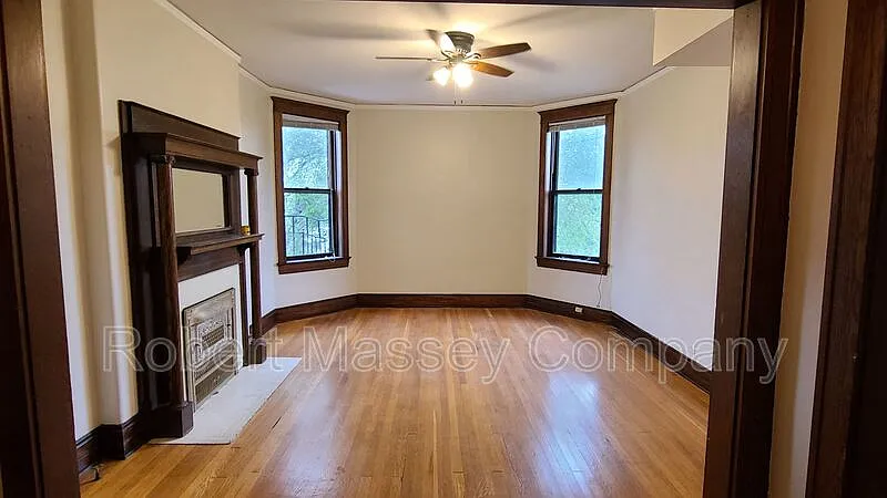 2 bed, 1.5 bath, 1500 sqft, $1,300 — Photo 2