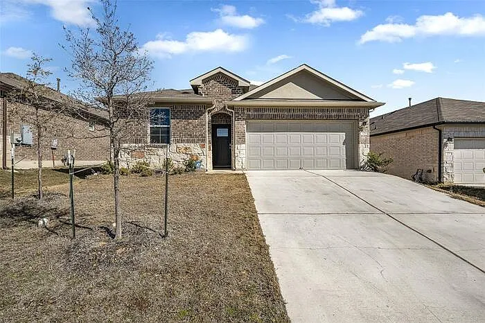 121 Mackinac Ln — Photo 1