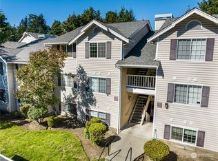 19230 Forest Park Dr NE APT H326, Lake Forest Park, WA