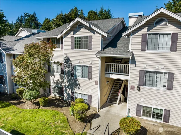 19230 Forest Park Drive NE #H326, Lake Forest Park, WA 98155