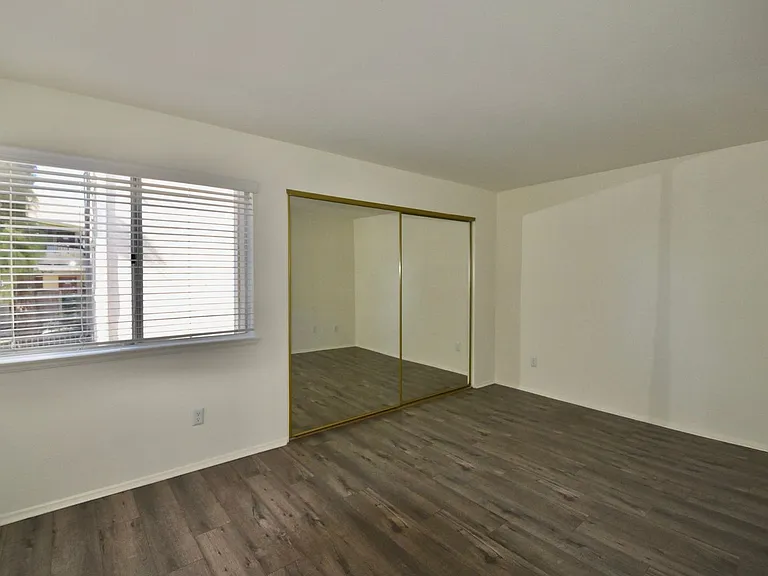 15520 Foothill Blvd — Photo 22