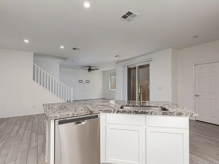 8045 Skye Foxx St — Photo 11