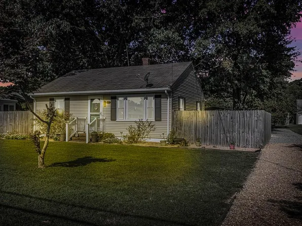 232 Beach Rd, White Stone, VA 22578