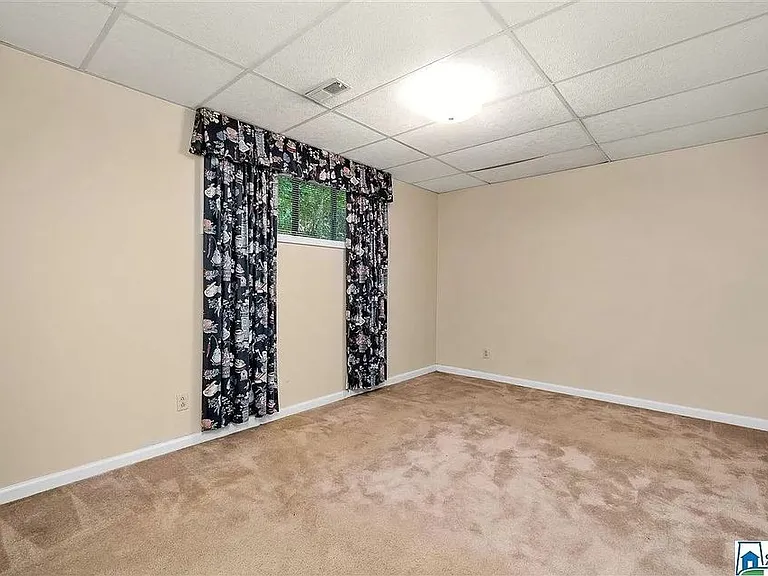 1229 Edinborough Ln — Photo 2