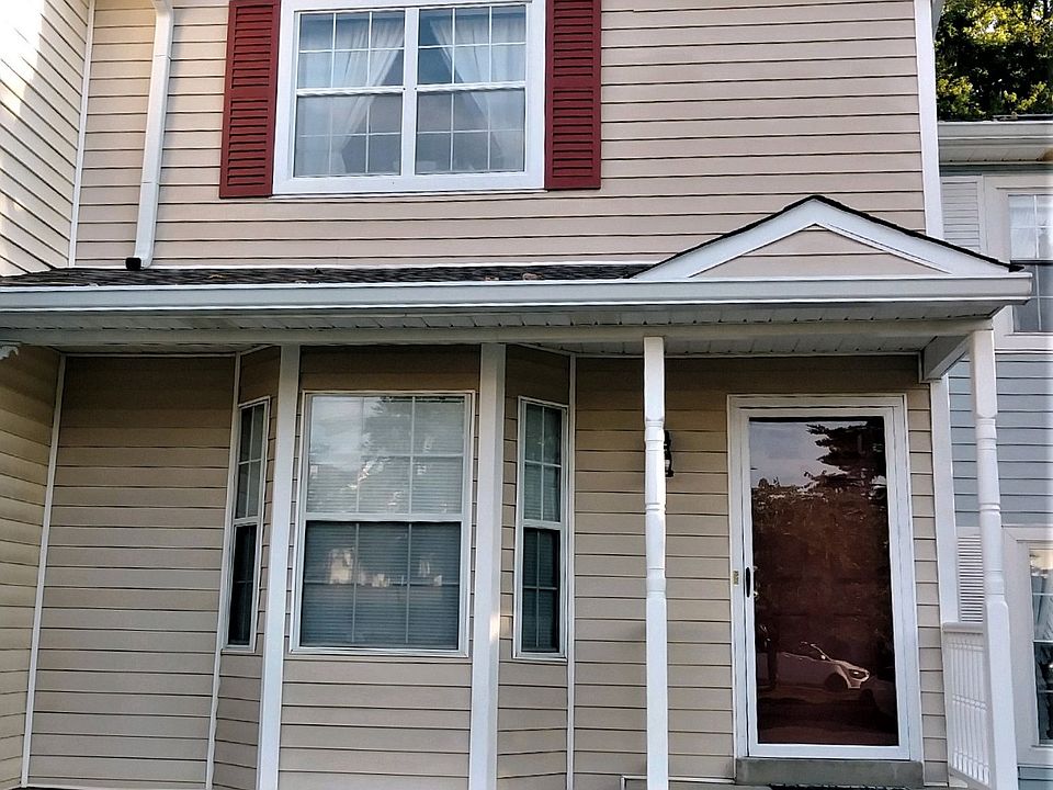 1st image of 8 Rolling Meadows Dr