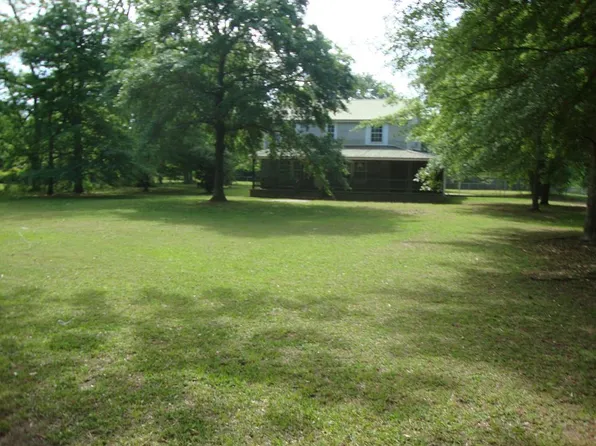 126 Johnnie Ingram Rd, Webb, AL 36376