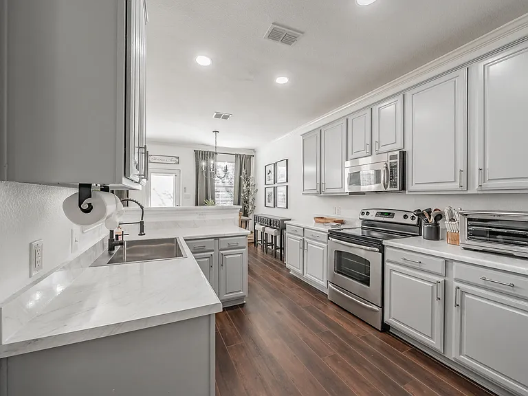 2304 Hickory Ct — Photo 30