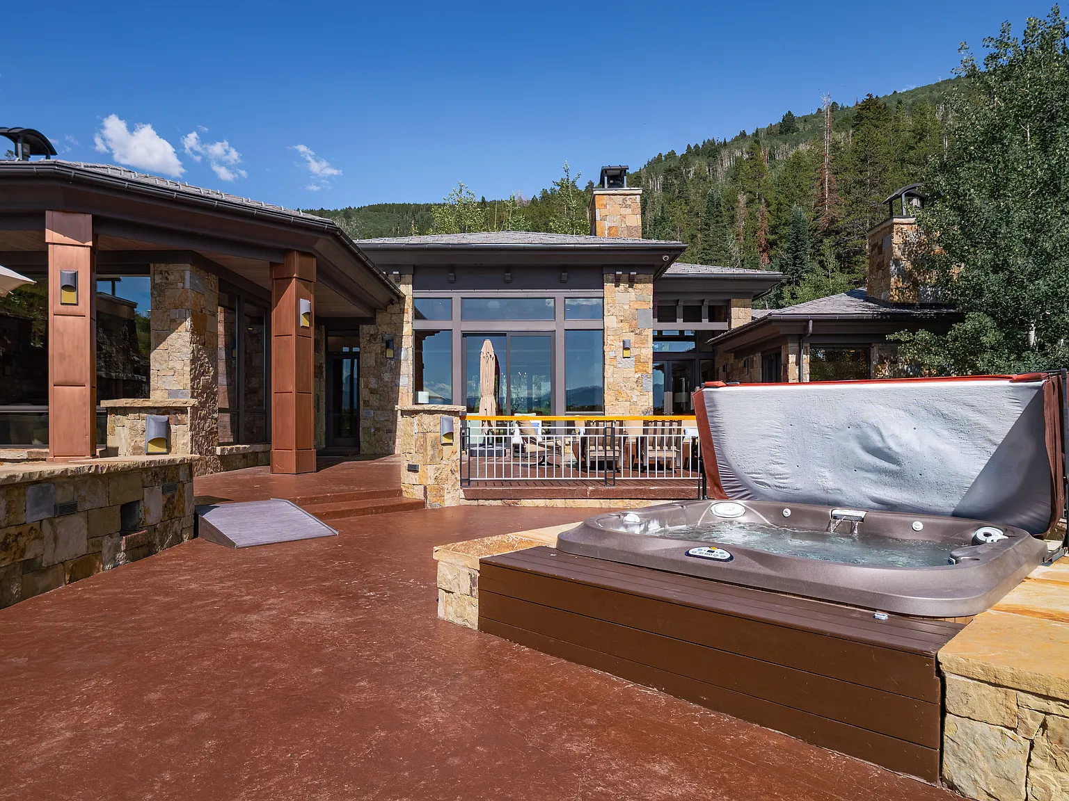 5 bed, 5174 sqft, $120,000 — Photo 3