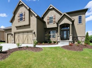 10030 W Warwick St, Lenexa, KS 66220