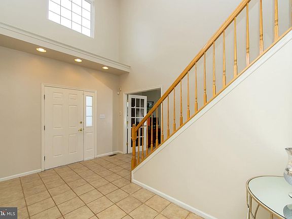 2nd image of 1304 Sassafras Ln