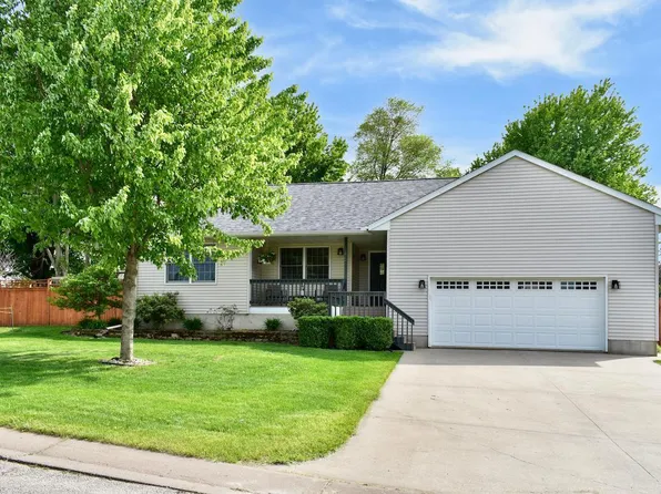 45 N Benson Dr, Lewiston, MN 55952