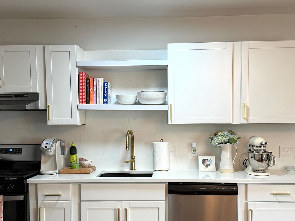 1st image of 3634 Edwards Rd #36