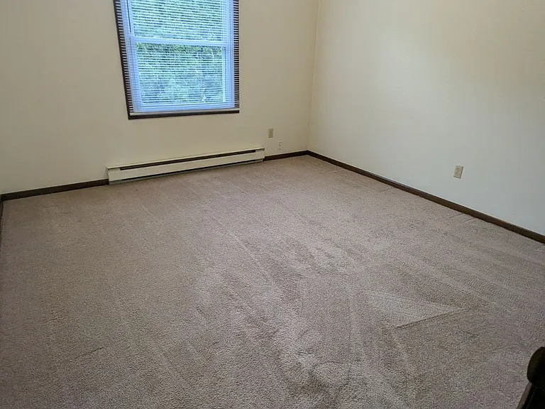 2 bed, 1.0 bath, $850 — Photo 4