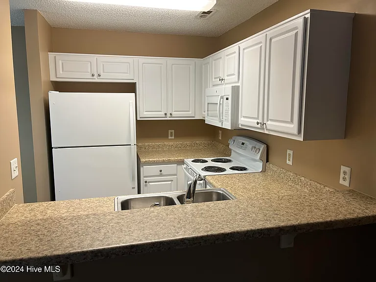 5146 Lamppost Cir — Photo 5