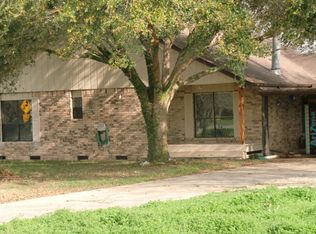 311 Woodlake Dr, Mc Queeney, TX 78123
