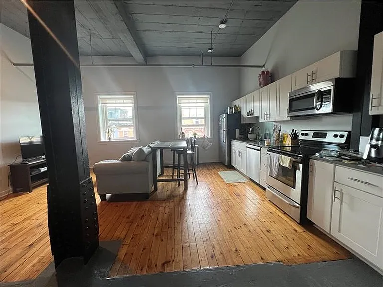 212 45th St #3-C — Photo 7