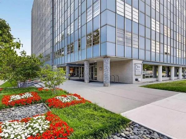 333 W Meyer Blvd APT 714, Kansas City, MO 64113