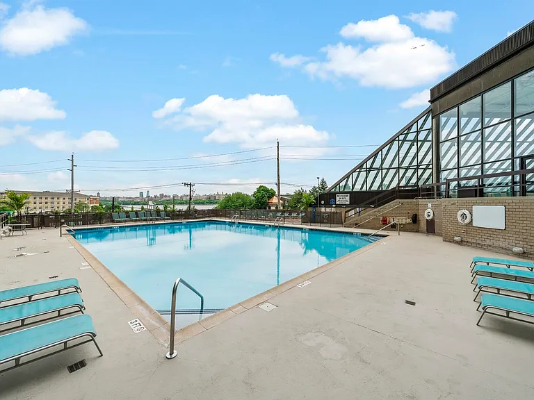7000 Boulevard East #36F — Photo 9