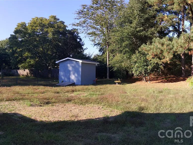 107 Hilltop Ln — Photo 10