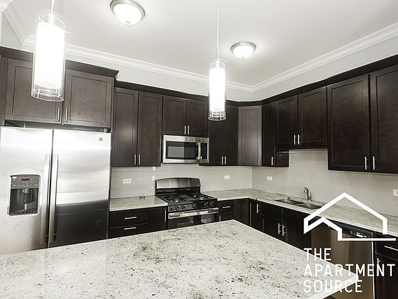 3rd image of 520 N Western Ave #4B