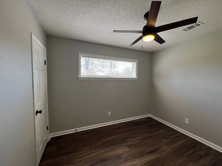 1795 Tampa Cv — Photo 4