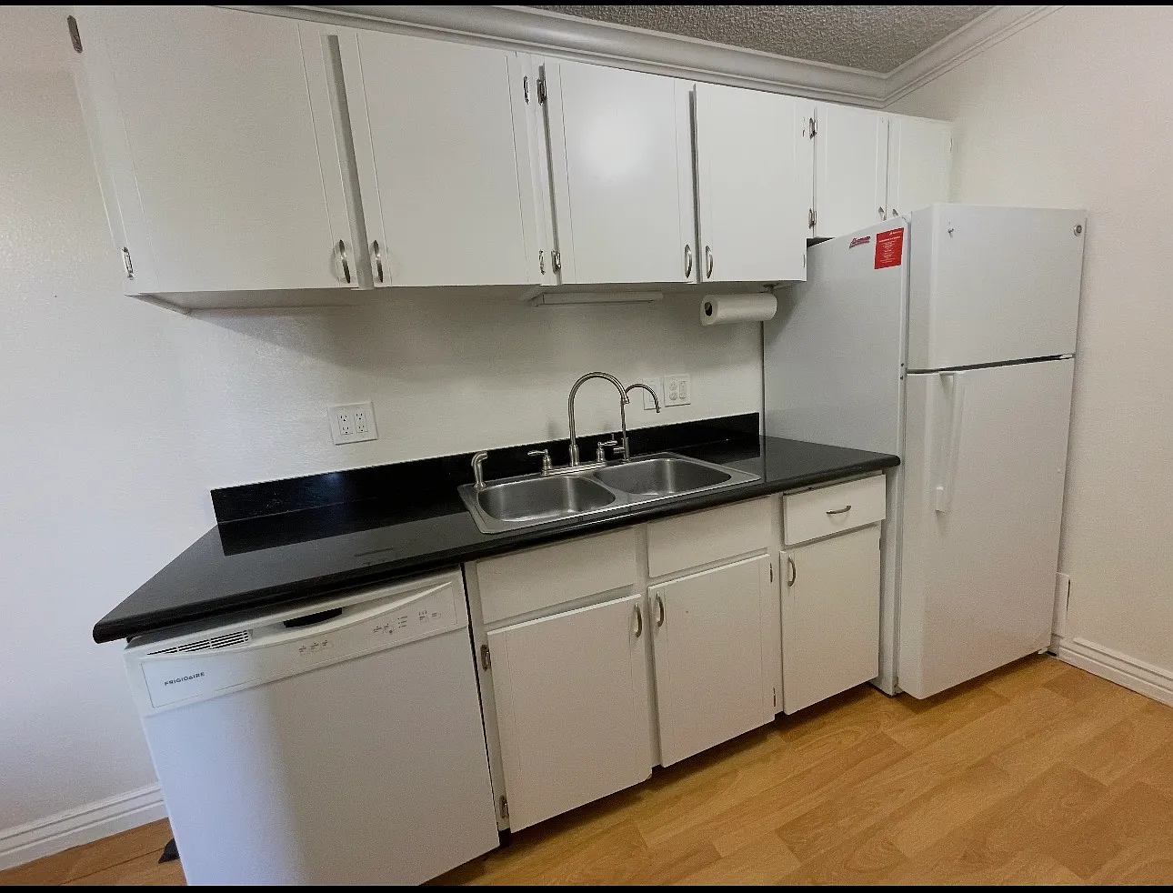 2 bed, 810 sqft, $1,600 — Photo 3