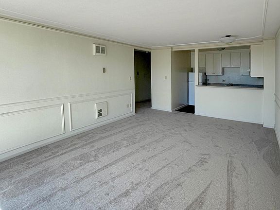 3rd image of 2201 Laguna St #405