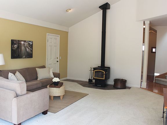 5th image of 1718 Primrose Dr