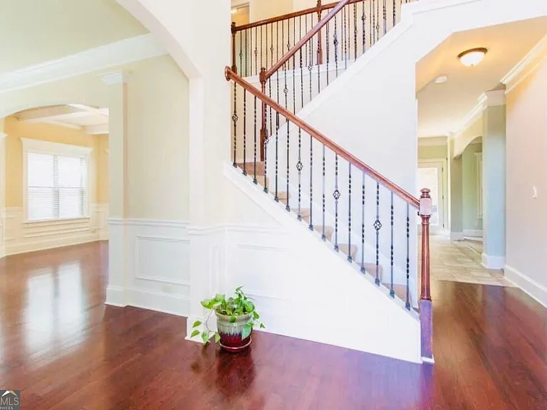 75 Village Park Dr — Photo 2