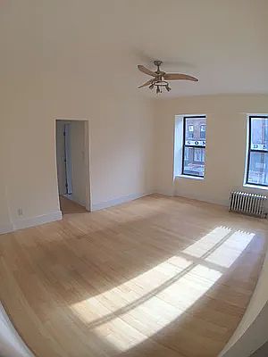 5th image of 921 Washington Ave #128