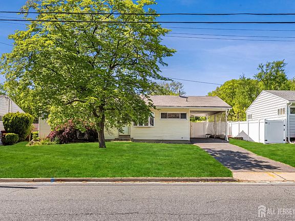 2nd image of 34 Princeton Rd