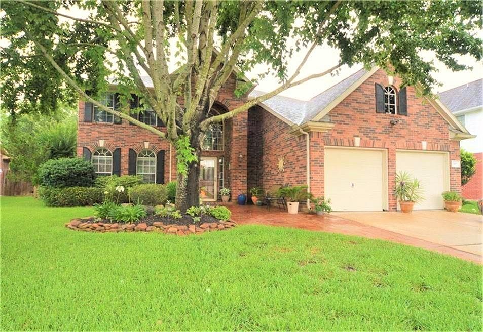 1st image of 2405 Piney Woods Dr