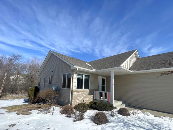 1421 Blue Flag Ct, Northfield, MN 55057