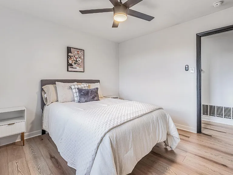 1112 N Hughes St — Photo 12