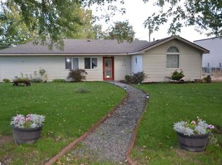 718 10th St, Benton City, WA 99320