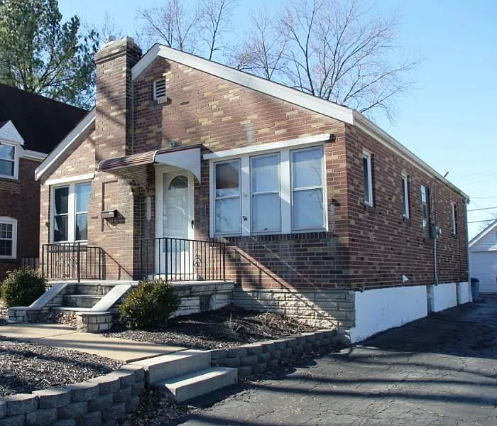 5007 Deville Ave photo 1